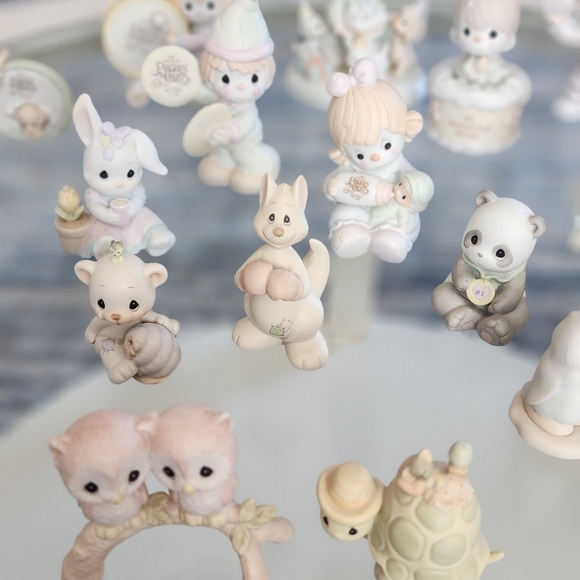 Bundle of 23 Birthday Club Precious Moments. - Picture 7 of 9